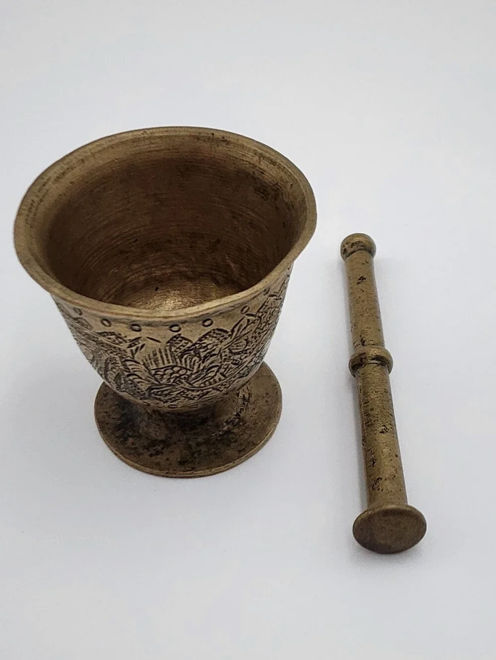 Antique Solid Brass Gold Etched Elegant Goblet Style Foot Base Mortar & Pestle